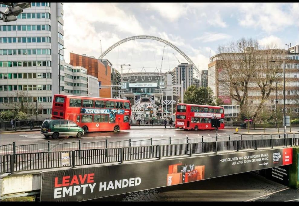 Immaculate Spacious 3 Bedrooms Flat Wembley Park Appartement *